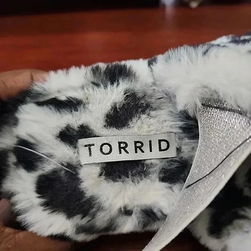 TORRID Faux Fur Double Band Leopard Platform Slippers. Size 8 - Picture 6 of 7